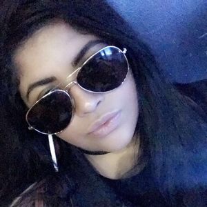 Meet your Posher, Imara